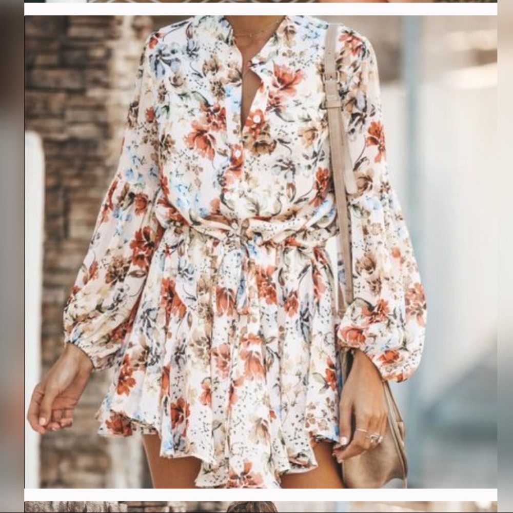 NWOT! Vici Vienne Floral Balloon Sleeve Dress